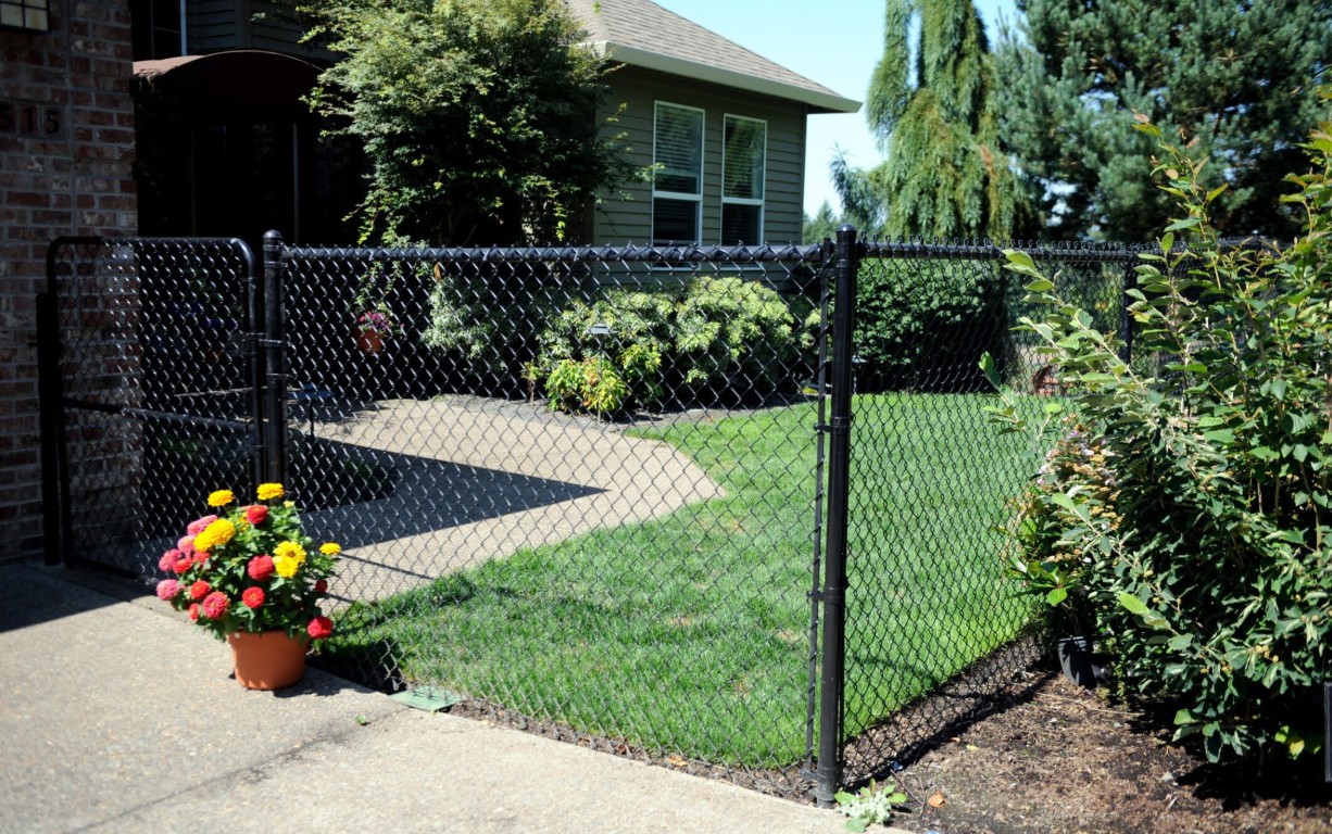 Affordable chain-link fence installation for homes and businesses in Madera, CA