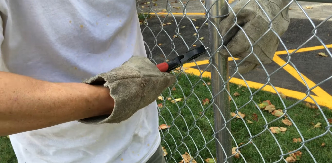 Fence repair and replacement services by experienced contractors in Madera, CA