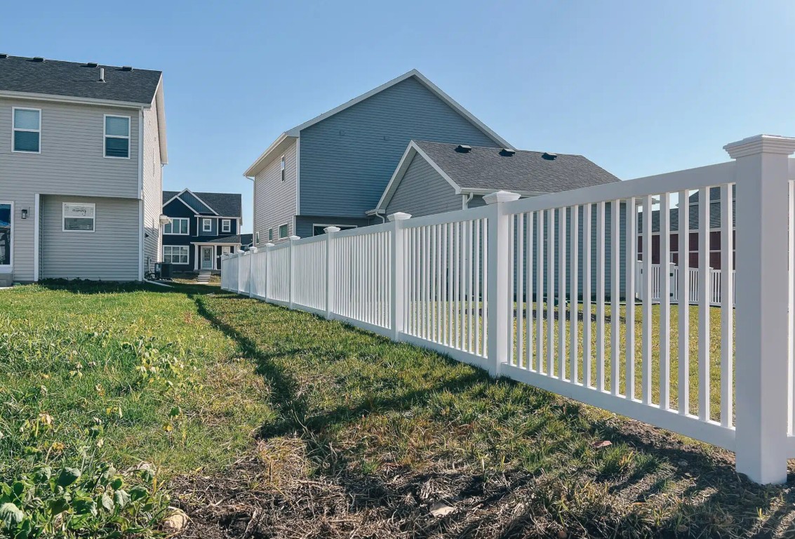 Expert installation of wood, vinyl, chain-link, and aluminum fences in Madera, CA
